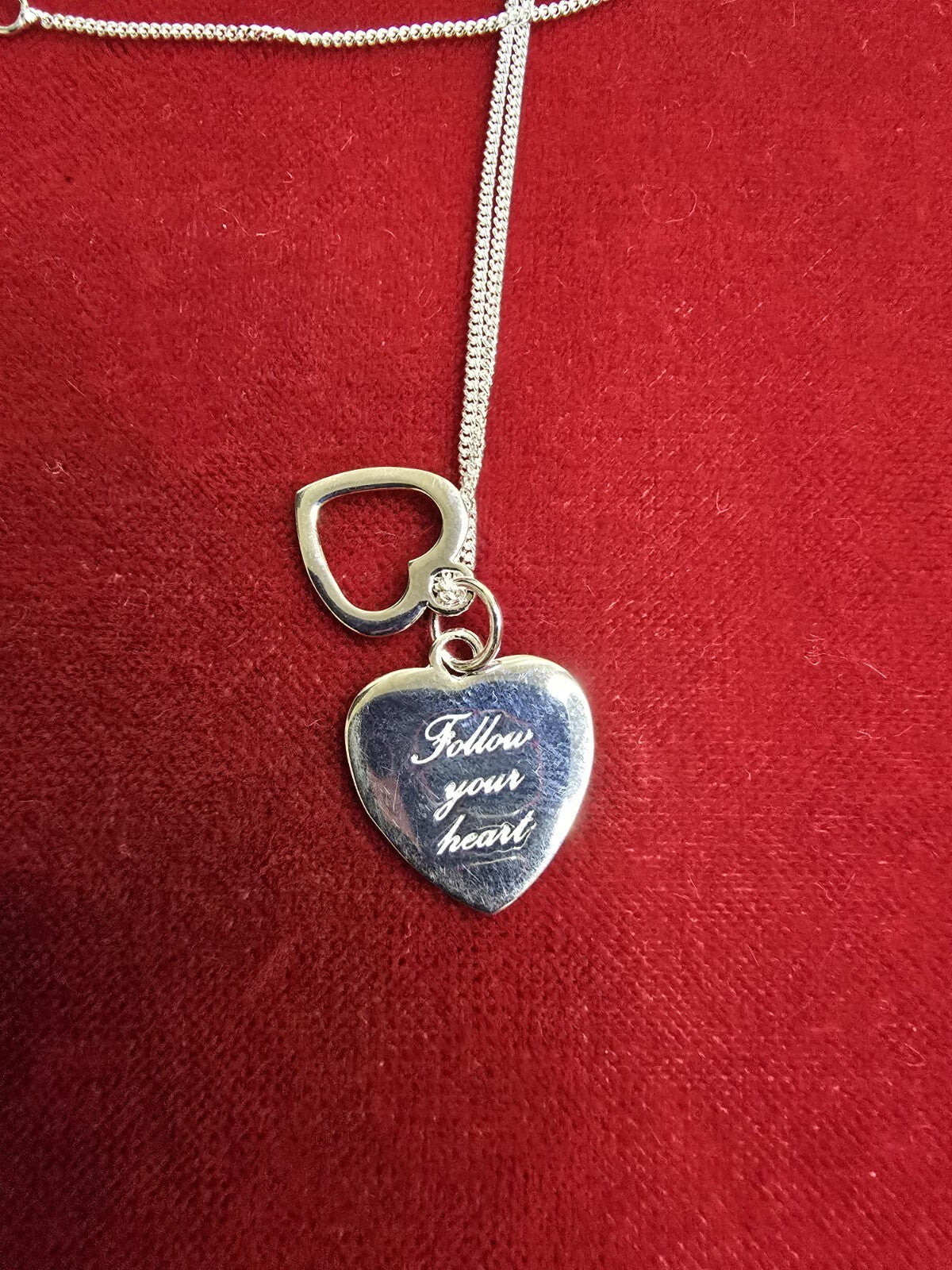 Beautiful Sterling Silver 'Follow Your Heart' Pendant & Chain - 18 Inches
