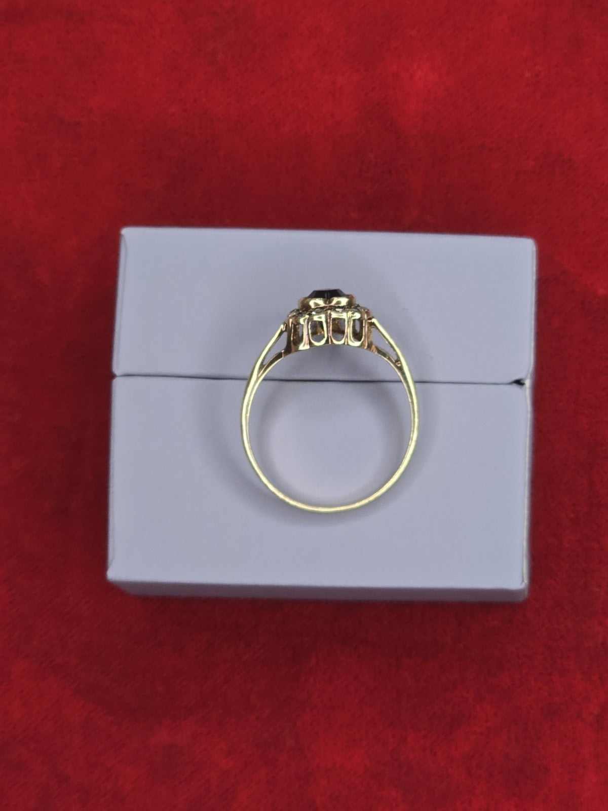 Beautiful 9ct Gold & Garnet Heart Dress Ring - Size P½