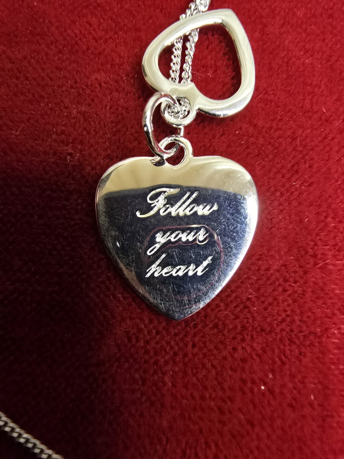 Beautiful Sterling Silver 'Follow Your Heart' Pendant & Chain - 18 Inches