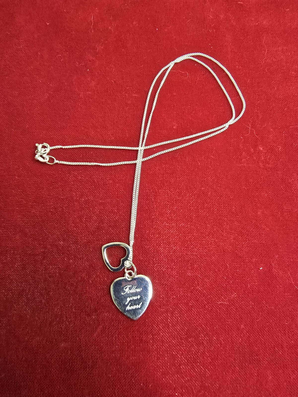 Beautiful Sterling Silver 'Follow Your Heart' Pendant & Chain - 18 Inches