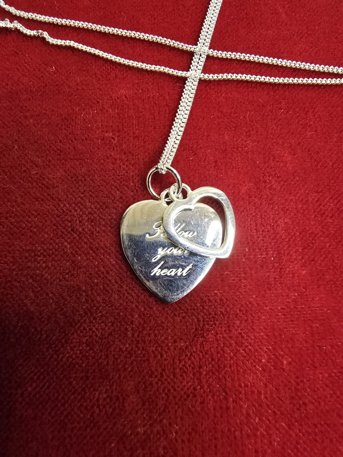 Beautiful Sterling Silver 'Follow Your Heart' Pendant & Chain - 18 Inches
