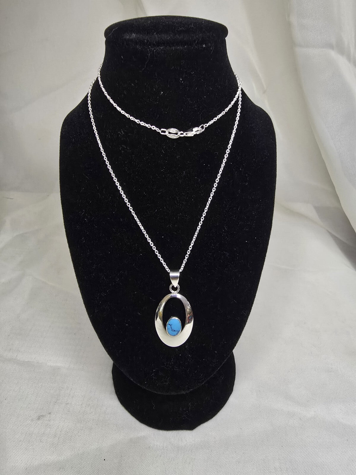 Pretty Turquoise & Sterling Silver Oval Outline Necklace - 18 Inches
