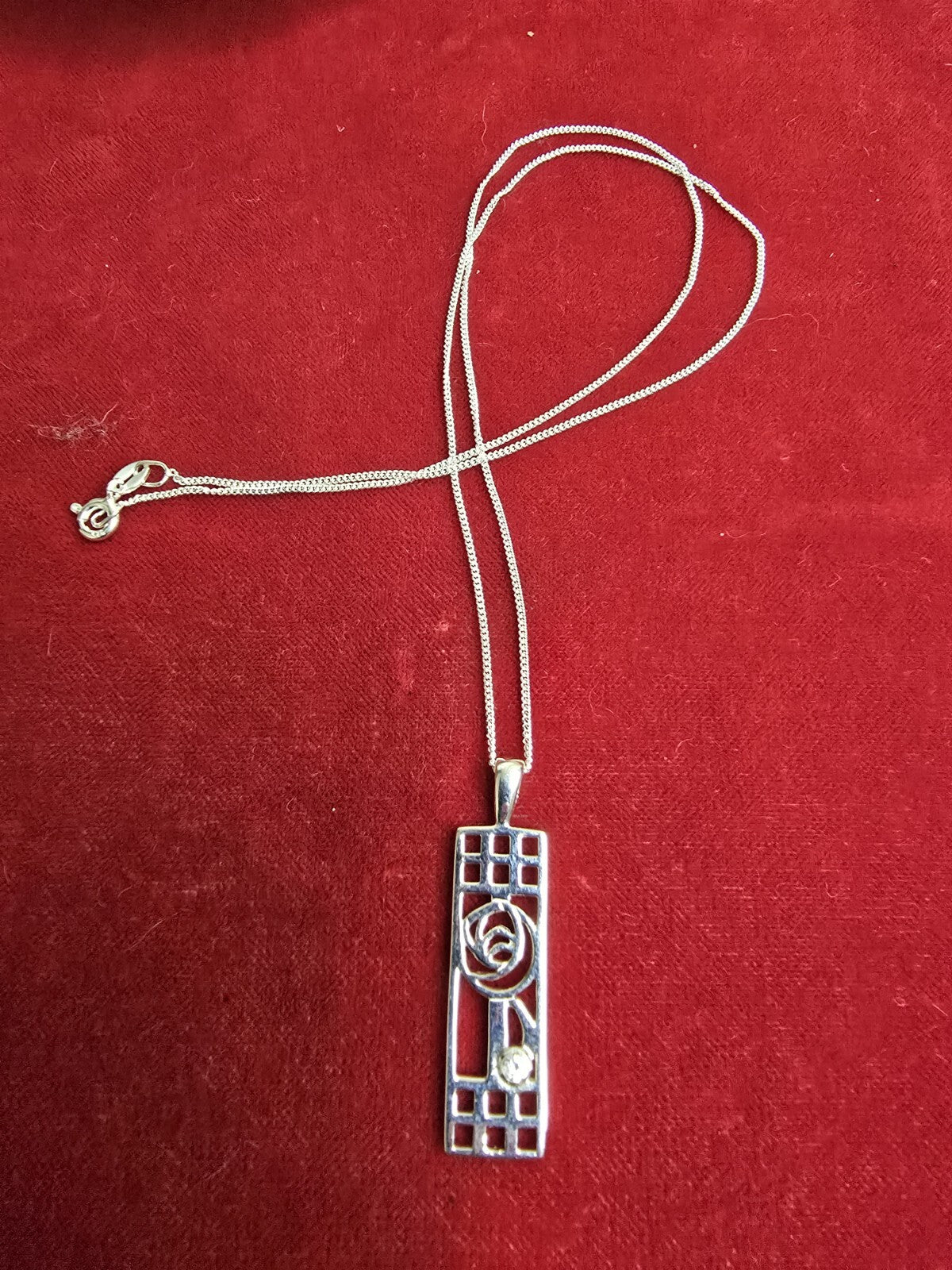 Beautiful Sterling Silver Glasgow Rose Necklace - 18 Inches