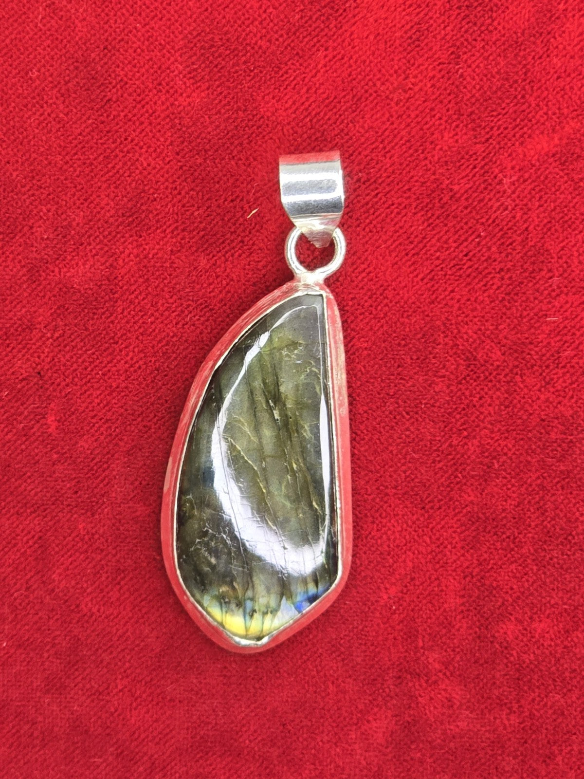 Fabulous Labradorite & Sterling Silver Pendant - P7