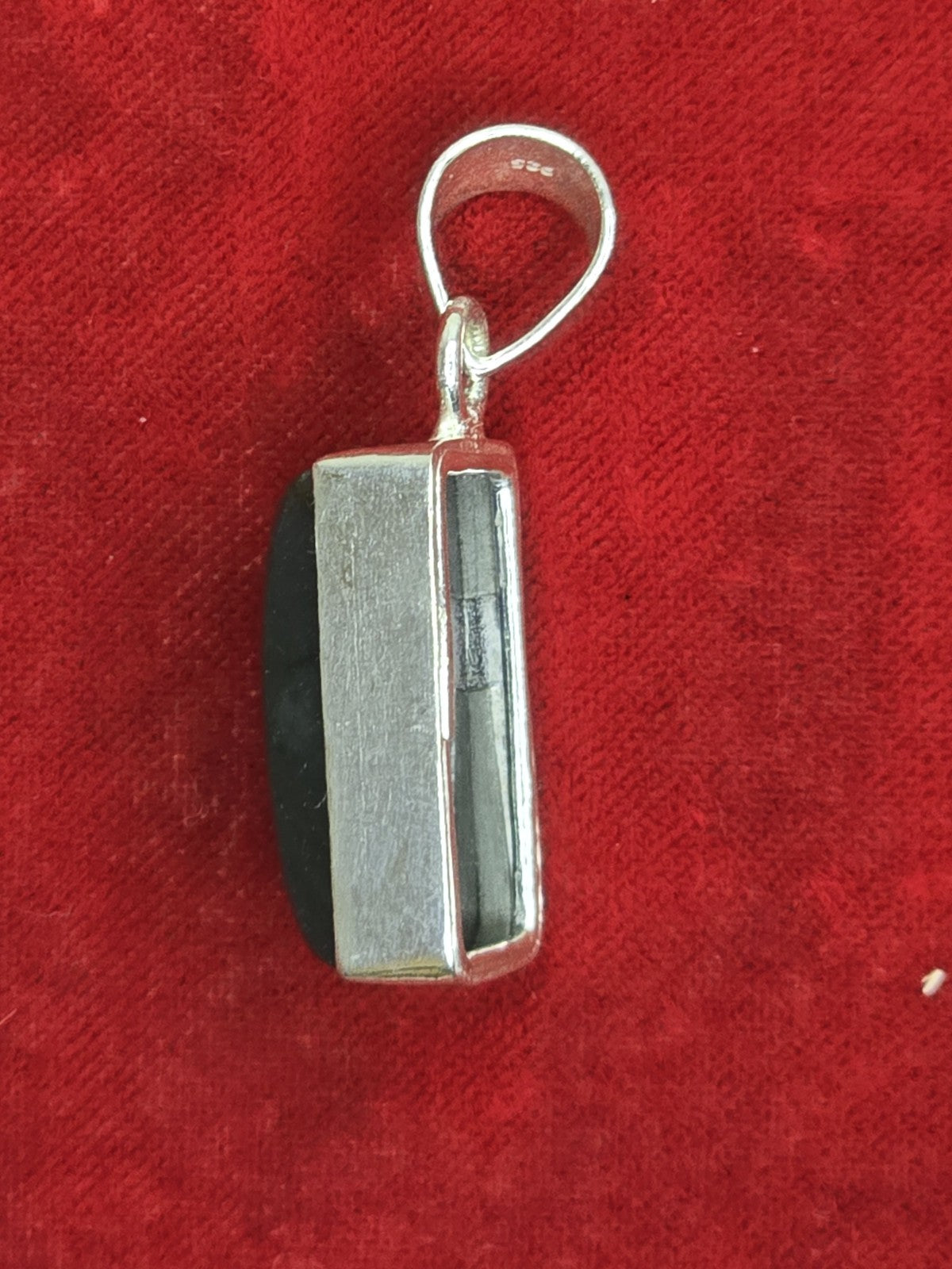 Beautiful Labradorite & Sterling Silver Pendant - P1