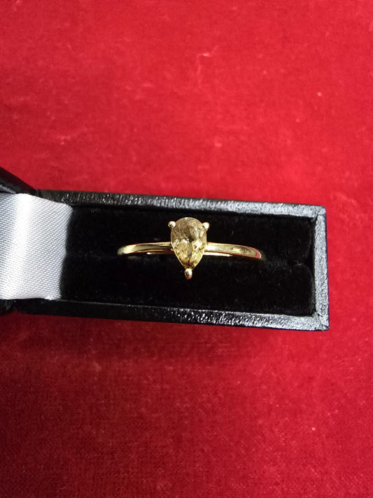 Elegant 10ct Gold & Champagne Spinel Solitaire Dress Ring - Size R