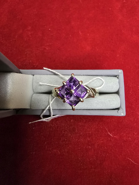 9ct White Gold & Amethyst Dress Ring - Size P