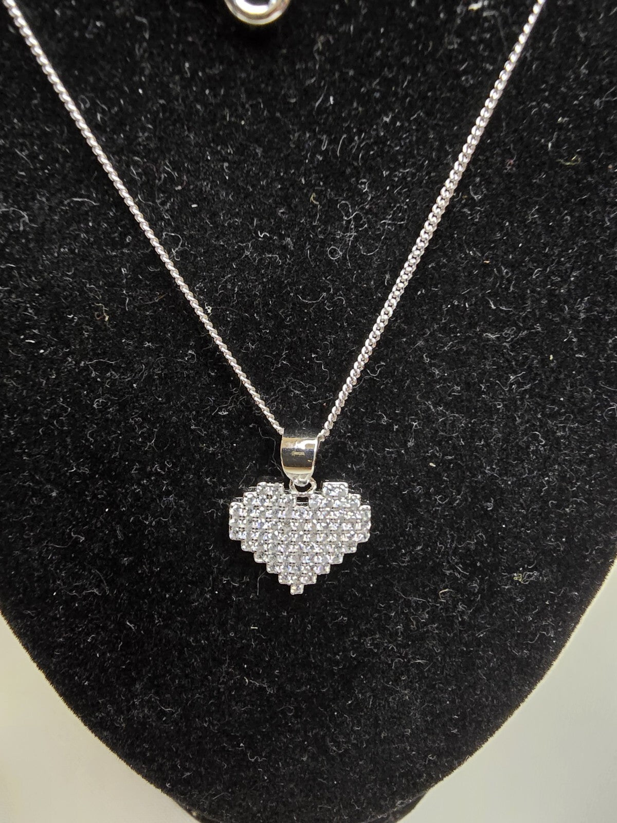 Gorgeous Sterling Silver & White Zircon Heart Necklace - 18 Inches