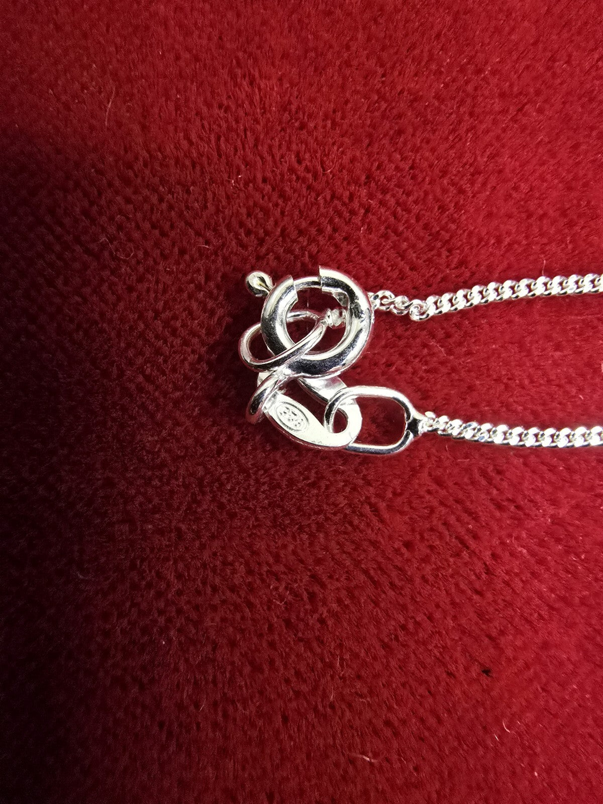 Beautiful Sterling Silver 'Follow Your Heart' Pendant & Chain - 18 Inches