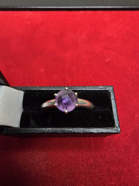 Amethyst & Sterling Silver Solitaire Dress Ring - Size N